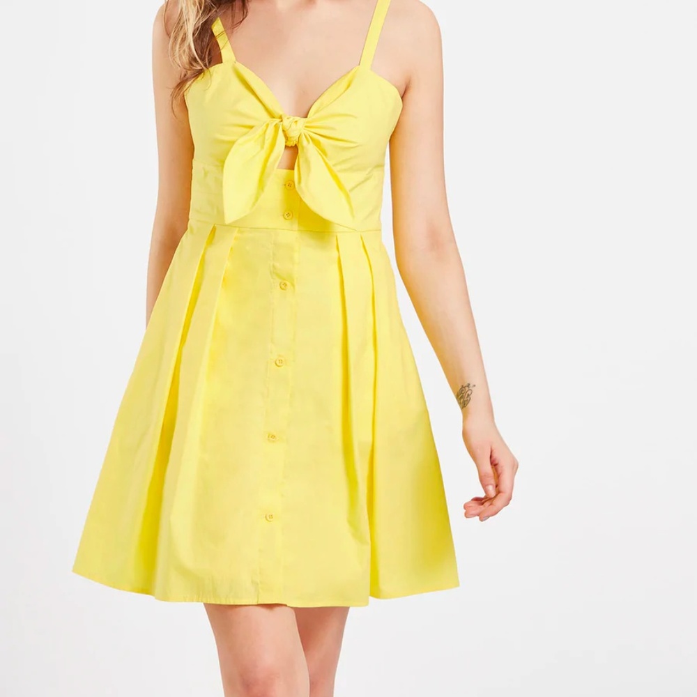 Yellow Sleeveless Tie-Front Summer Dress
